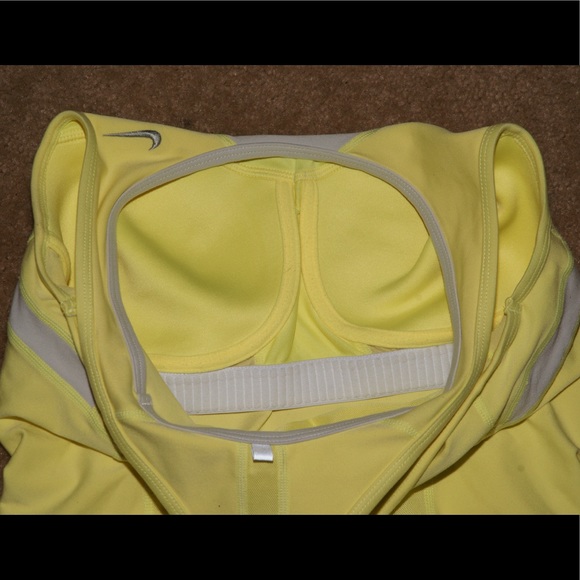 Nike lemon yellow and white shelf bra tank top - Picture 4 of 6